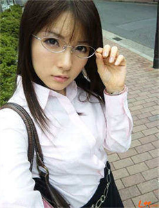 《m905电影网-成年女人免费看一级人体片》