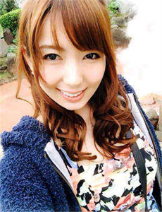 《尾随2-老头猛挺进王丽霞的体内》